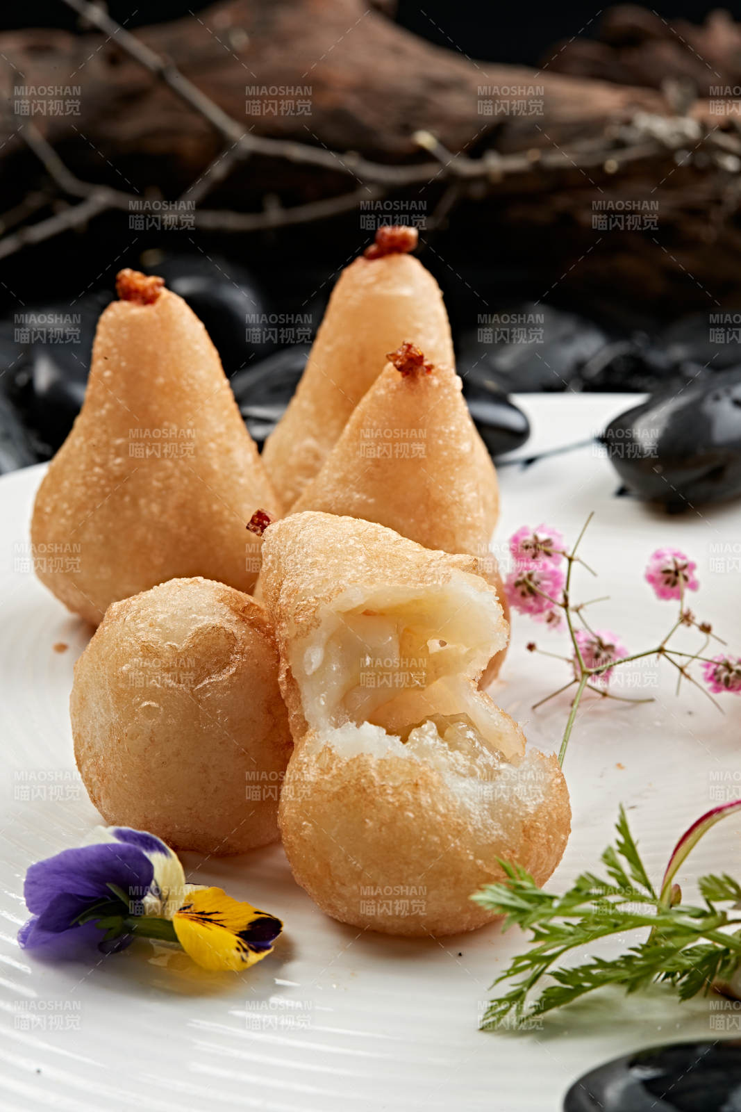 荔枝馅料的仿梨形糯米糕图片