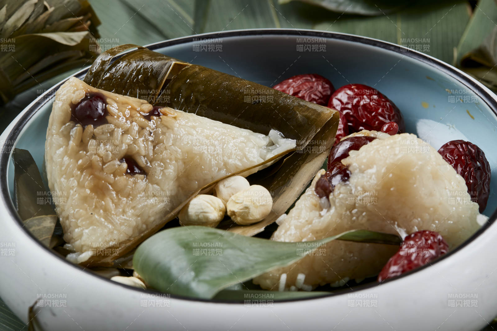 端午节的粽子和原材料图片