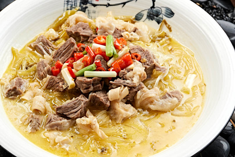酸菜炖牛肉牛杂图片