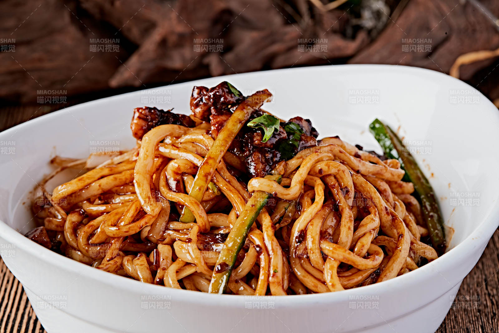 老北京肉丁炸酱面图片