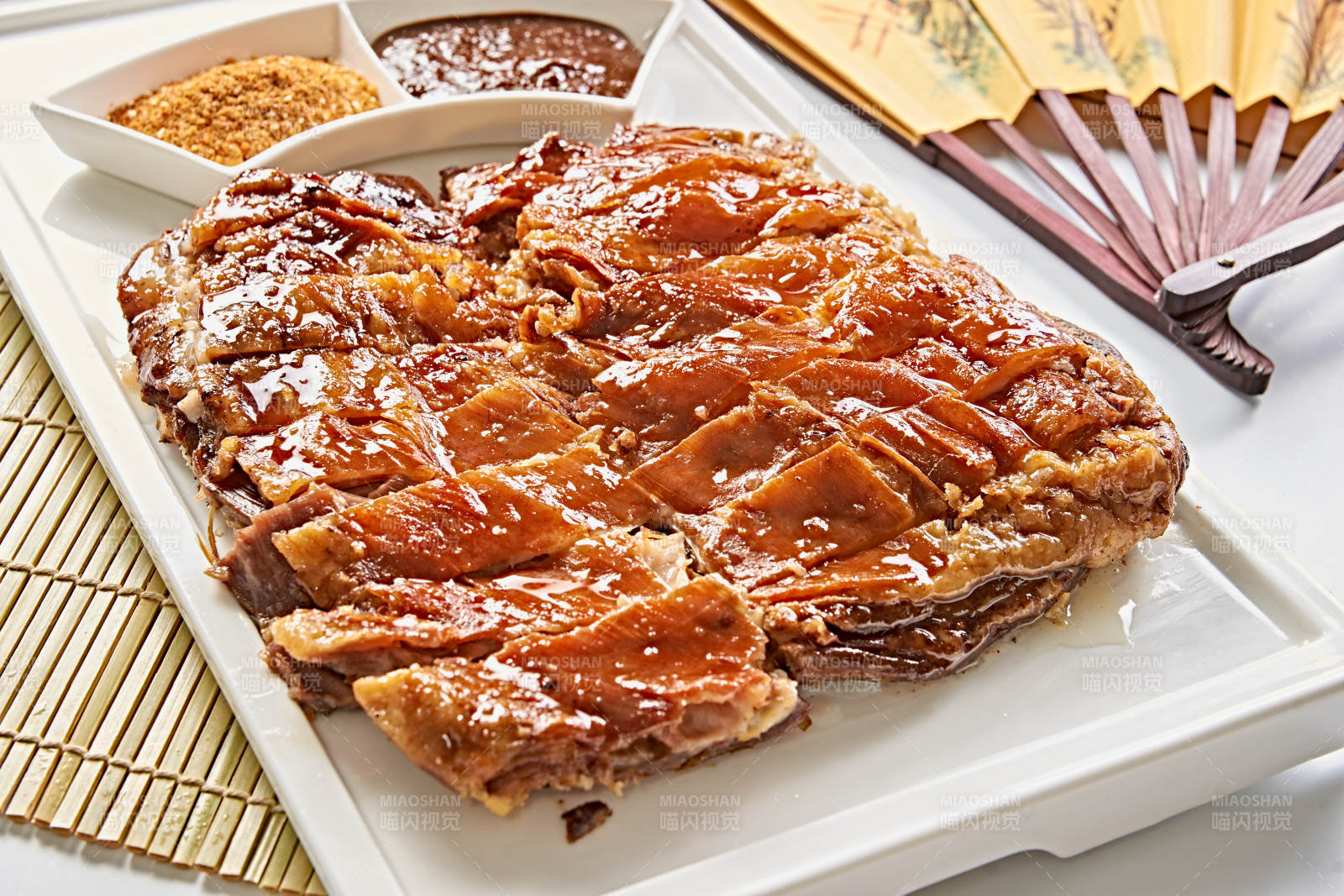 炭烤脆皮羊排图片