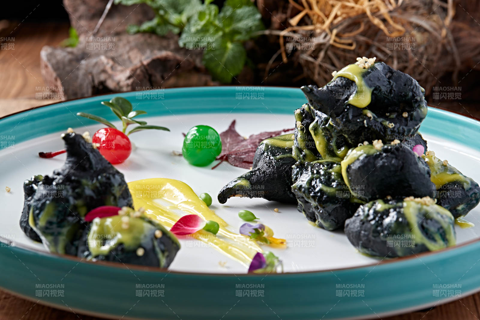 油炸天妇罗墨鱼汁大虾仁图片