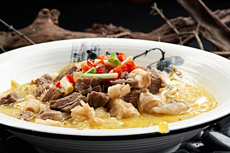 酸菜炖牛肉牛杂图片