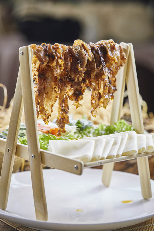 晾干烤肉配薄饼肥牛图片