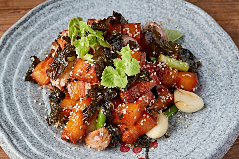 龙井蒜香红烧肉图片