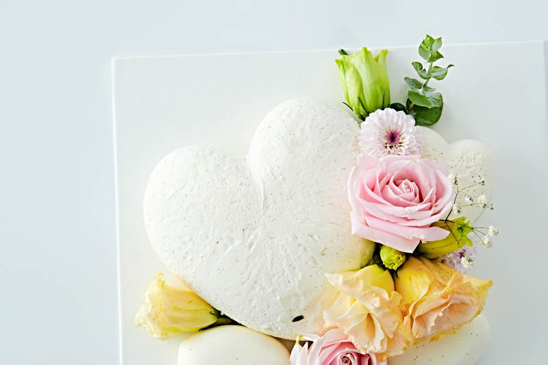 爱心造型椰奶香芋情人节蛋糕图片