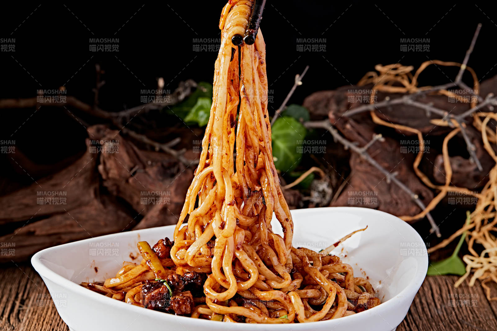 老北京肉丁炸酱面图片