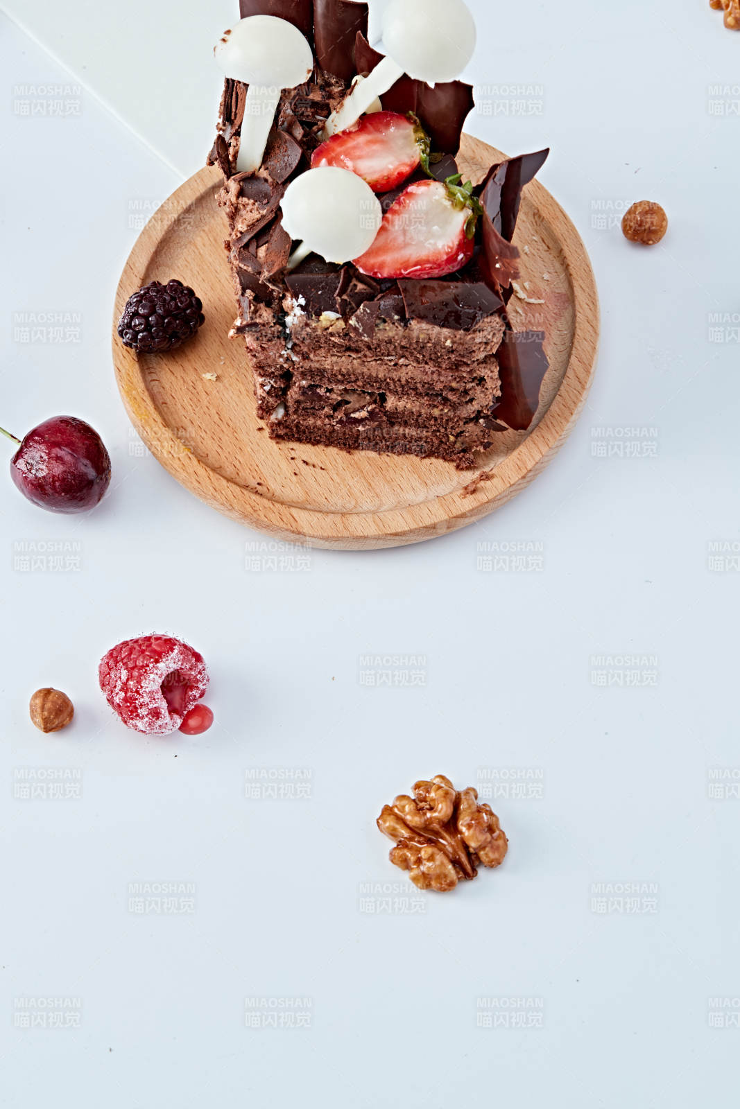 法式鲜果浓香黑森林巧克力生日蛋糕图片