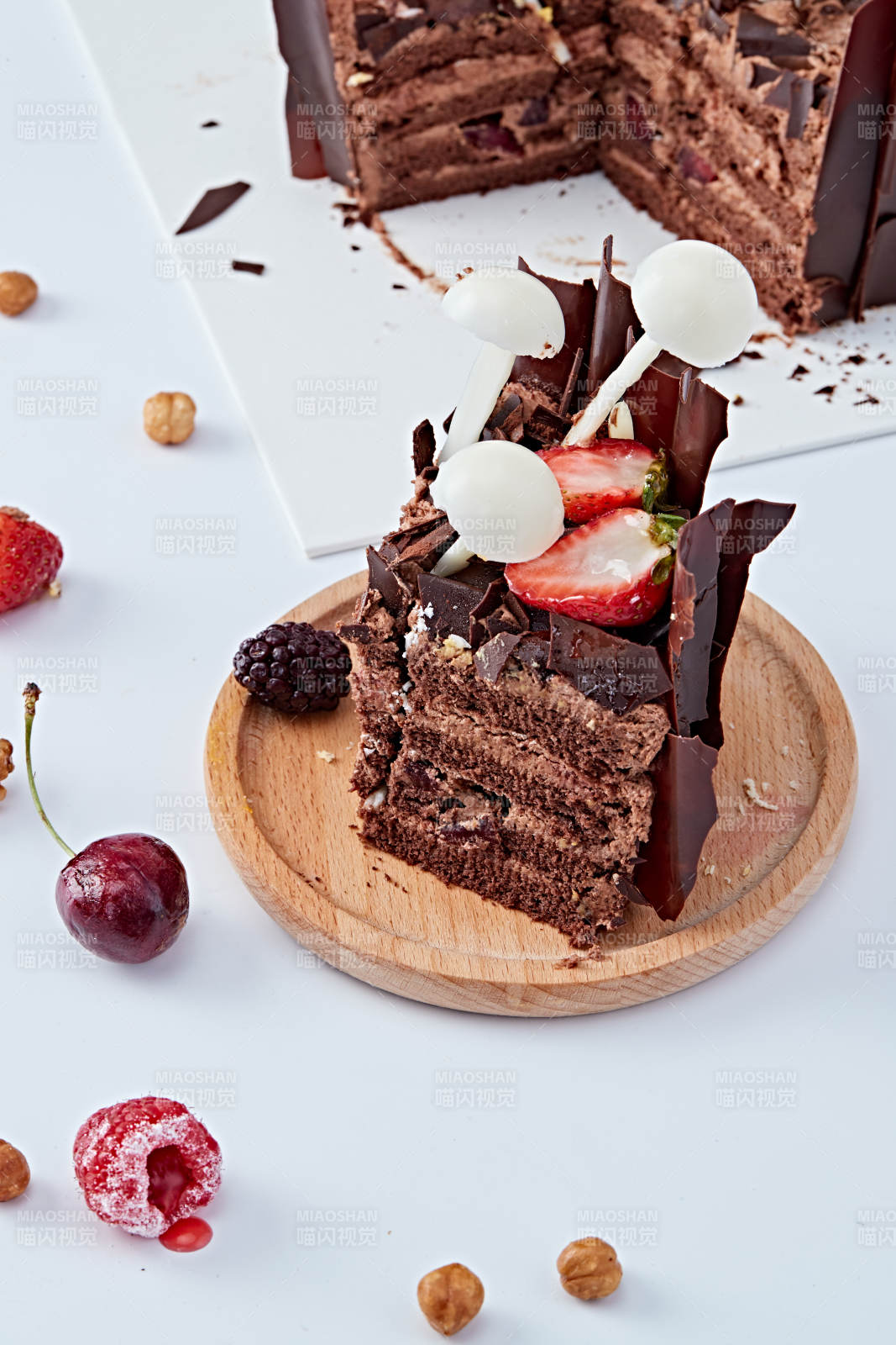 法式鲜果浓香黑森林巧克力生日蛋糕图片