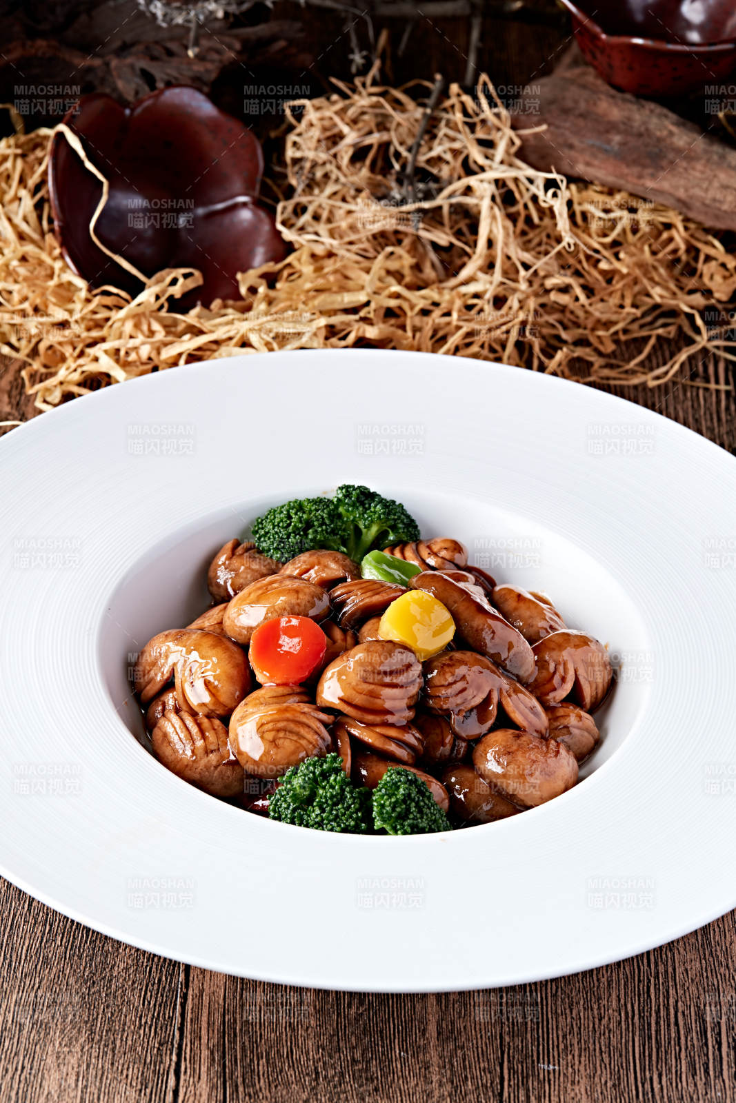 彩椒西蓝花红烧塞外白口蘑图片