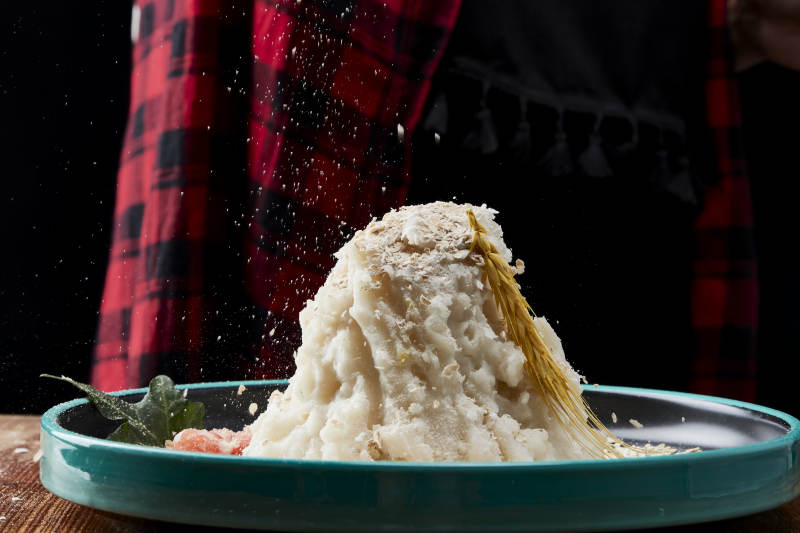 传统健康美食营养土豆泥配薯片图片