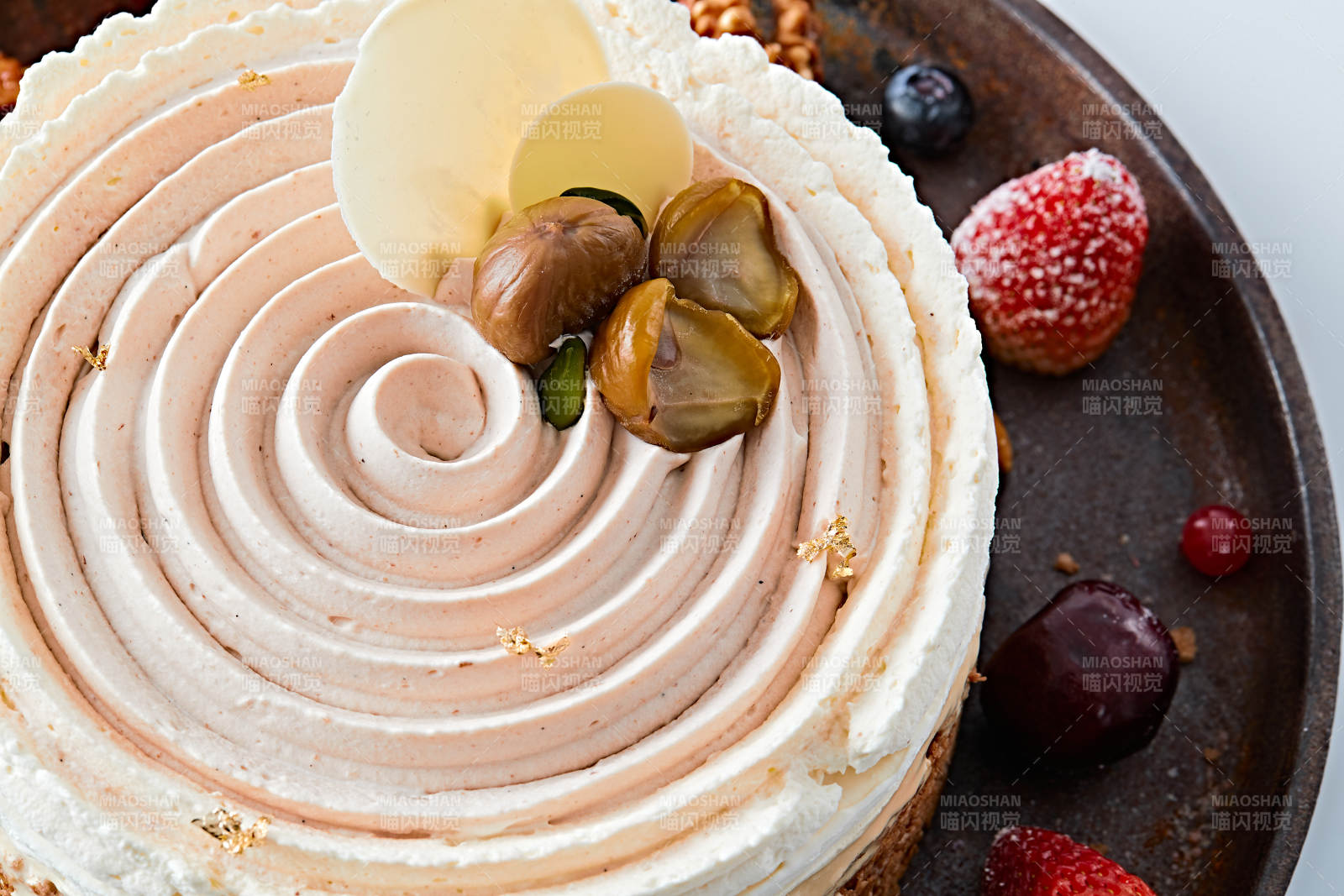 香烤坚果碎烧板栗金箔冰激凌蛋糕图片