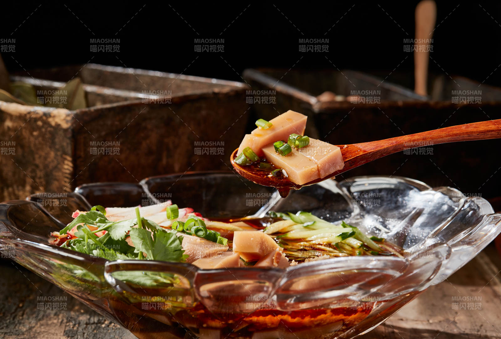 红油大同黑凉粉图片