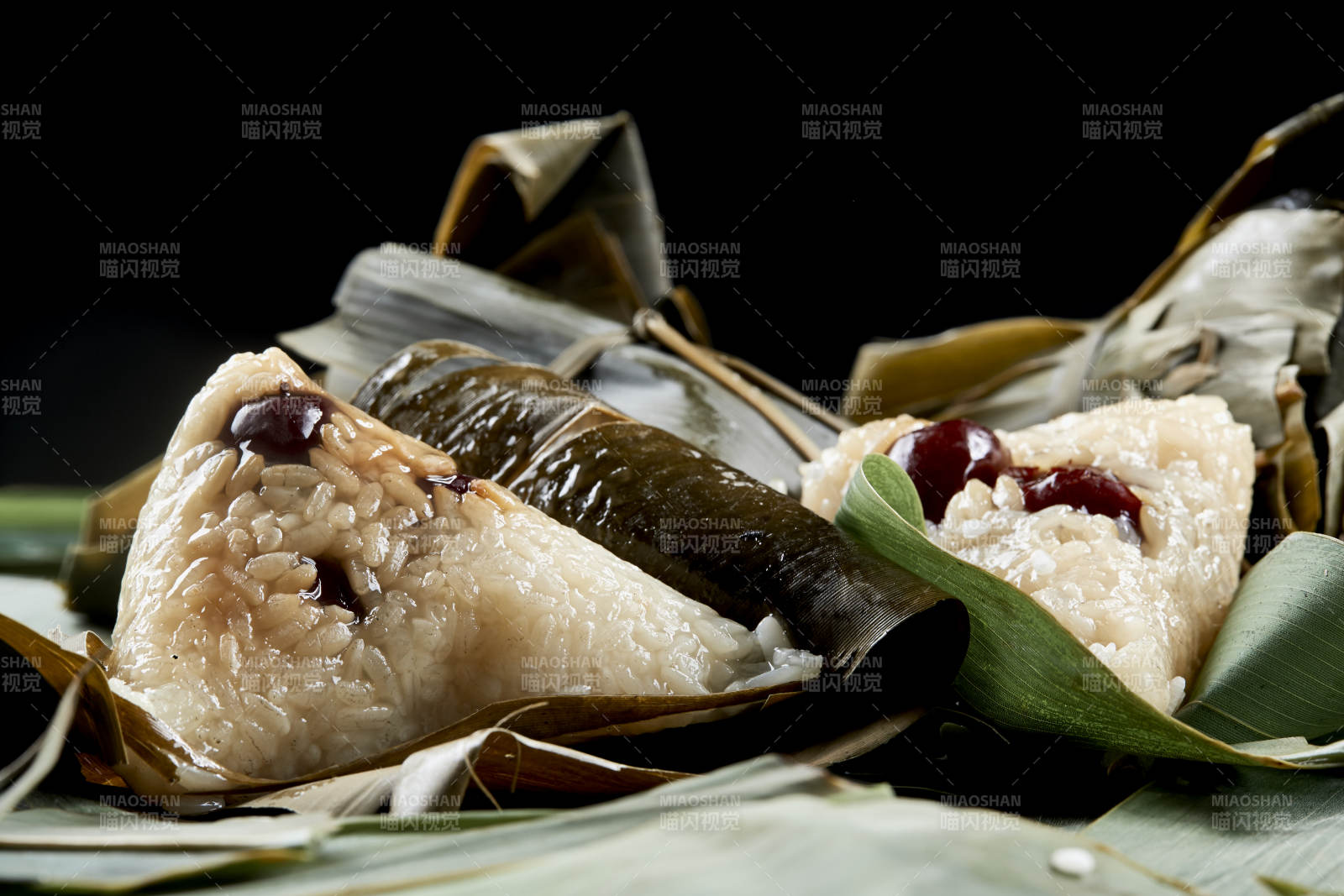 端午节的粽子和原材料图片