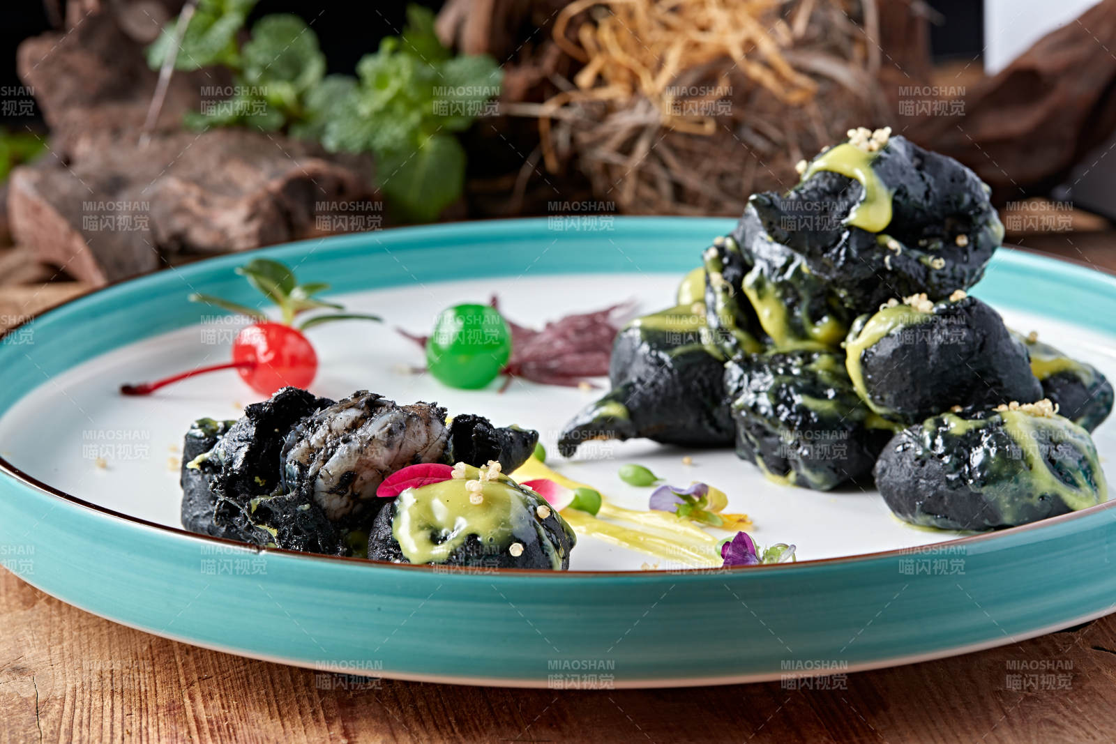 油炸天妇罗墨鱼汁大虾仁图片