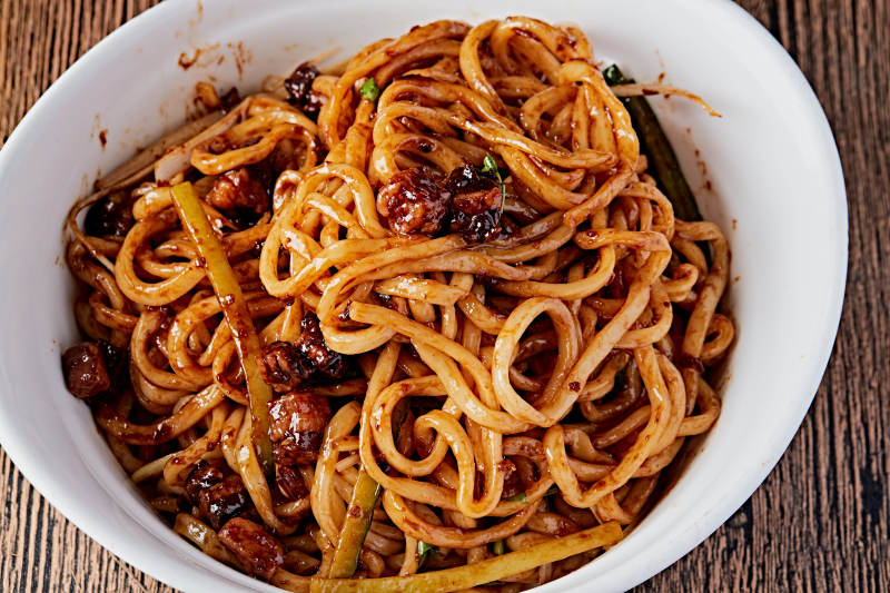 老北京肉丁炸酱面图片