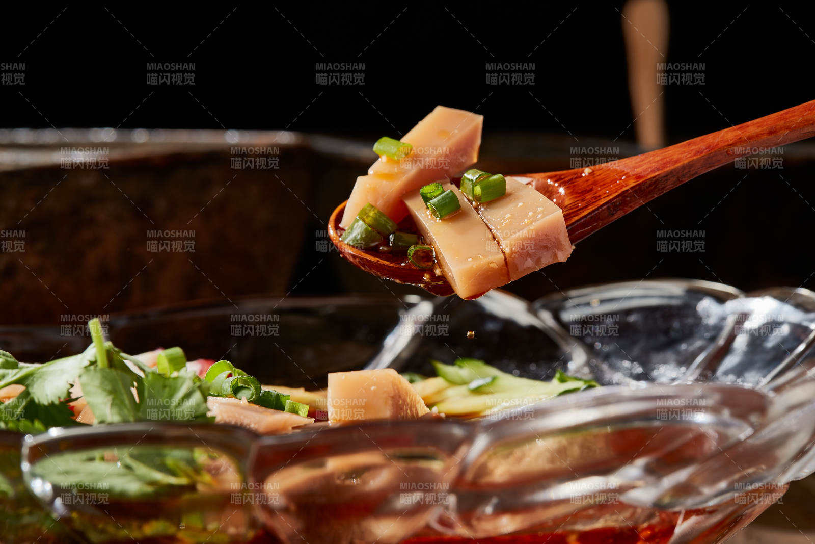 红油大同黑凉粉图片