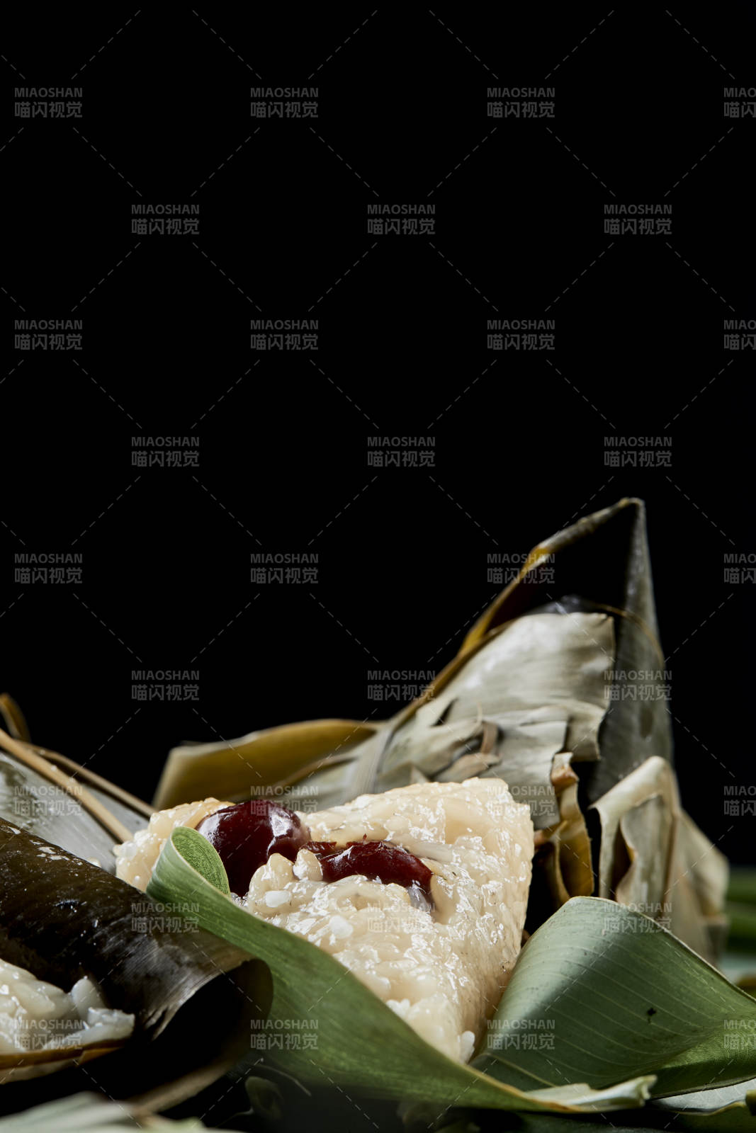 端午节的粽子和原材料图片