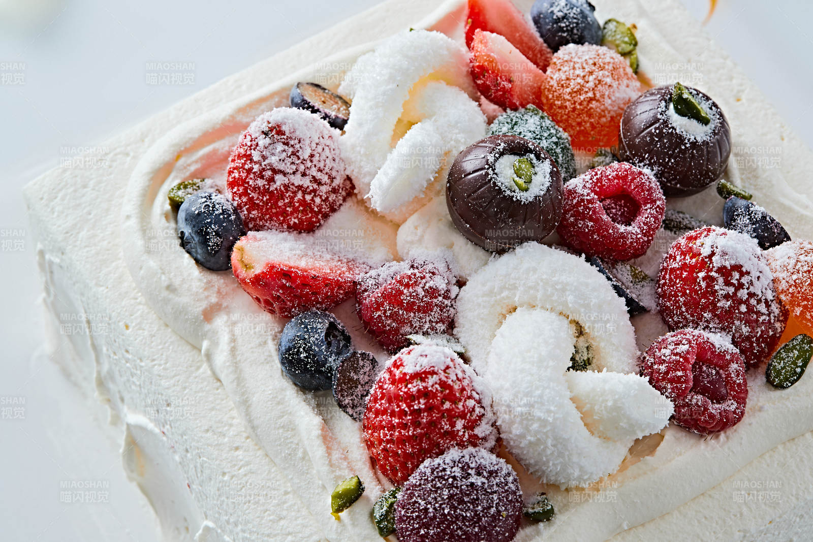 鲜水果奶油多层夹心蛋糕图片