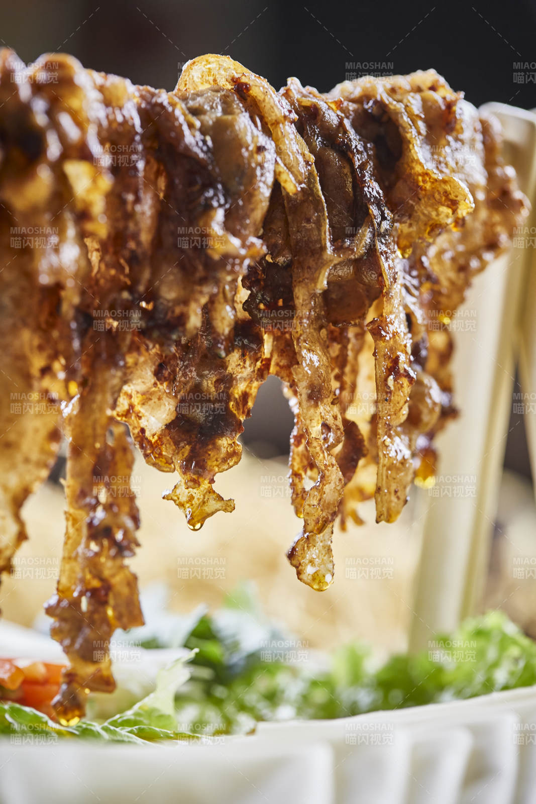 晾干烤肉配薄饼肥牛图片