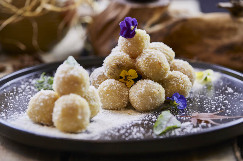 油炸荔枝豆沙糯米丸图片