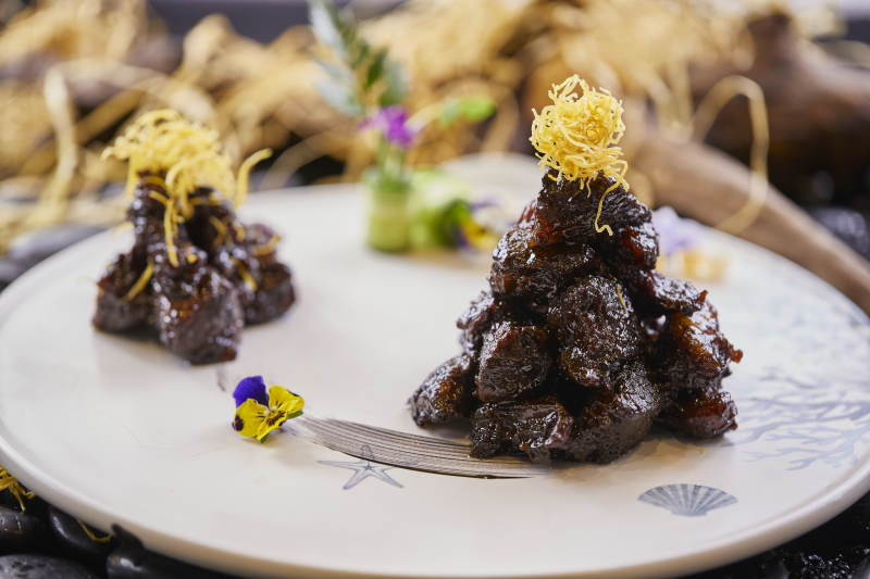 墨鱼汁烧牛腩图片