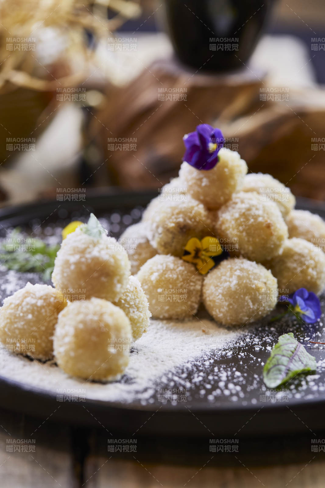油炸荔枝豆沙糯米丸图片