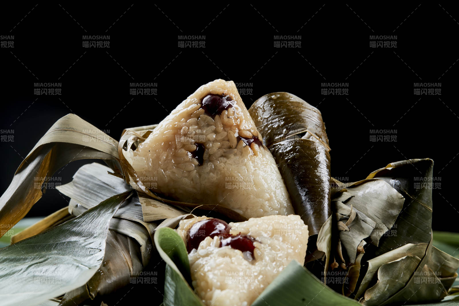 端午节的粽子和原材料图片