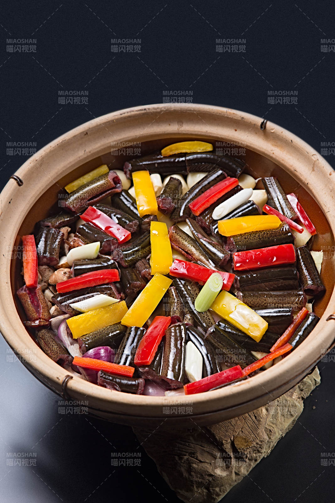 潮州生啫蒜香黄鳝煲图片