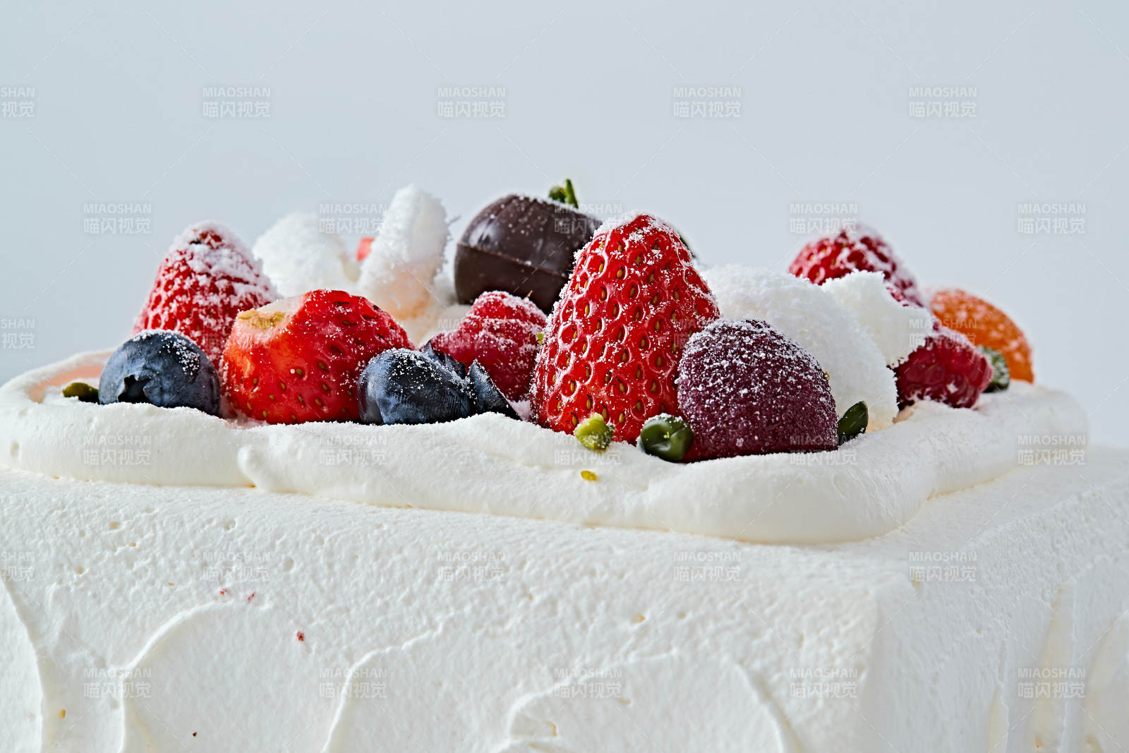 鲜水果奶油多层夹心蛋糕图片