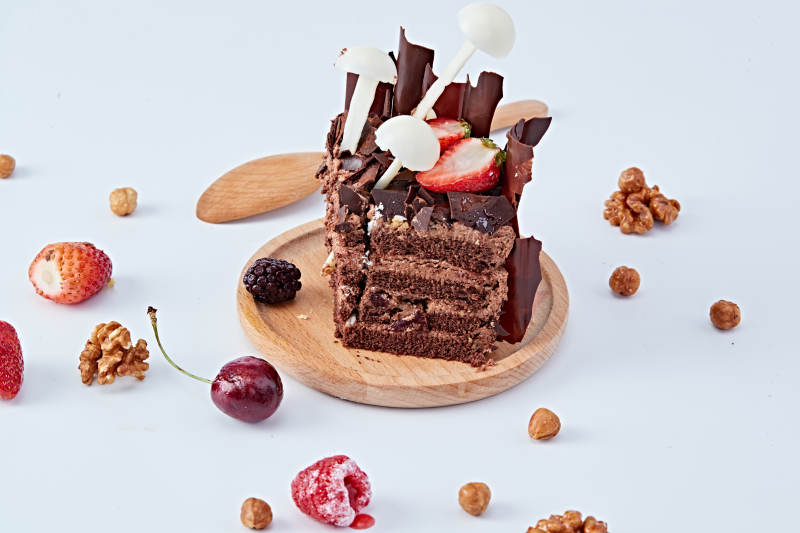 法式鲜果浓香黑森林巧克力生日蛋糕图片