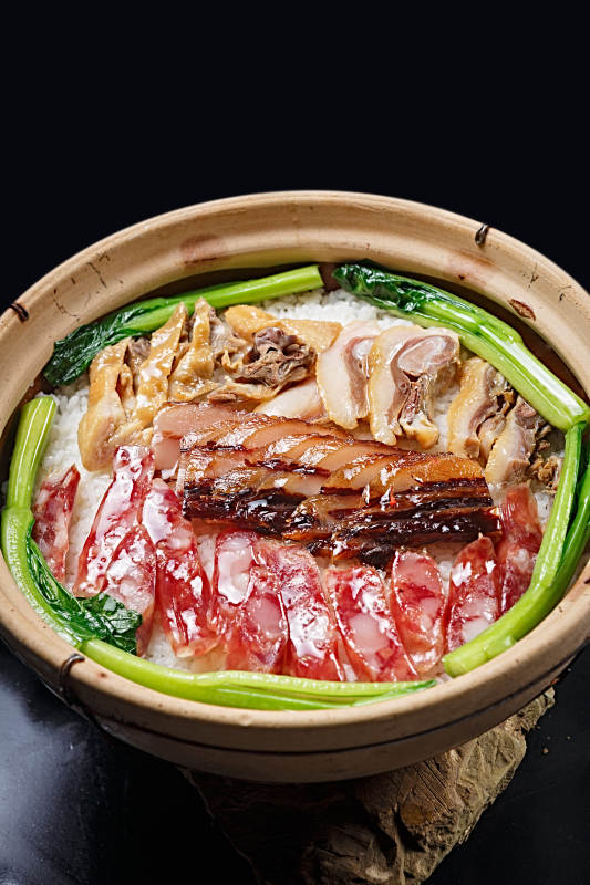 广式美味辣味煲仔饭图片