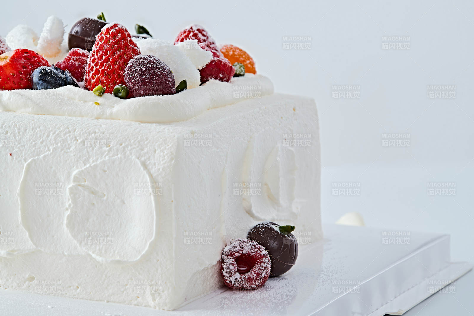 鲜水果奶油多层夹心蛋糕图片