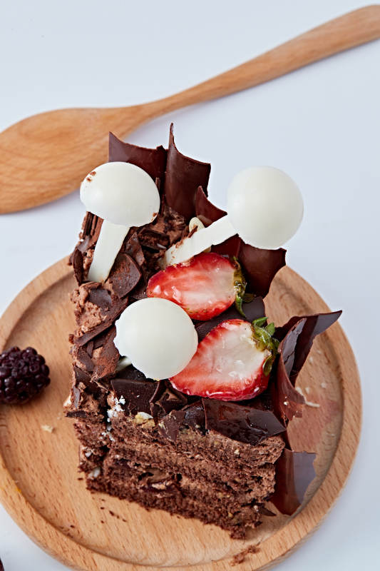 法式鲜果浓香黑森林巧克力生日蛋糕图片