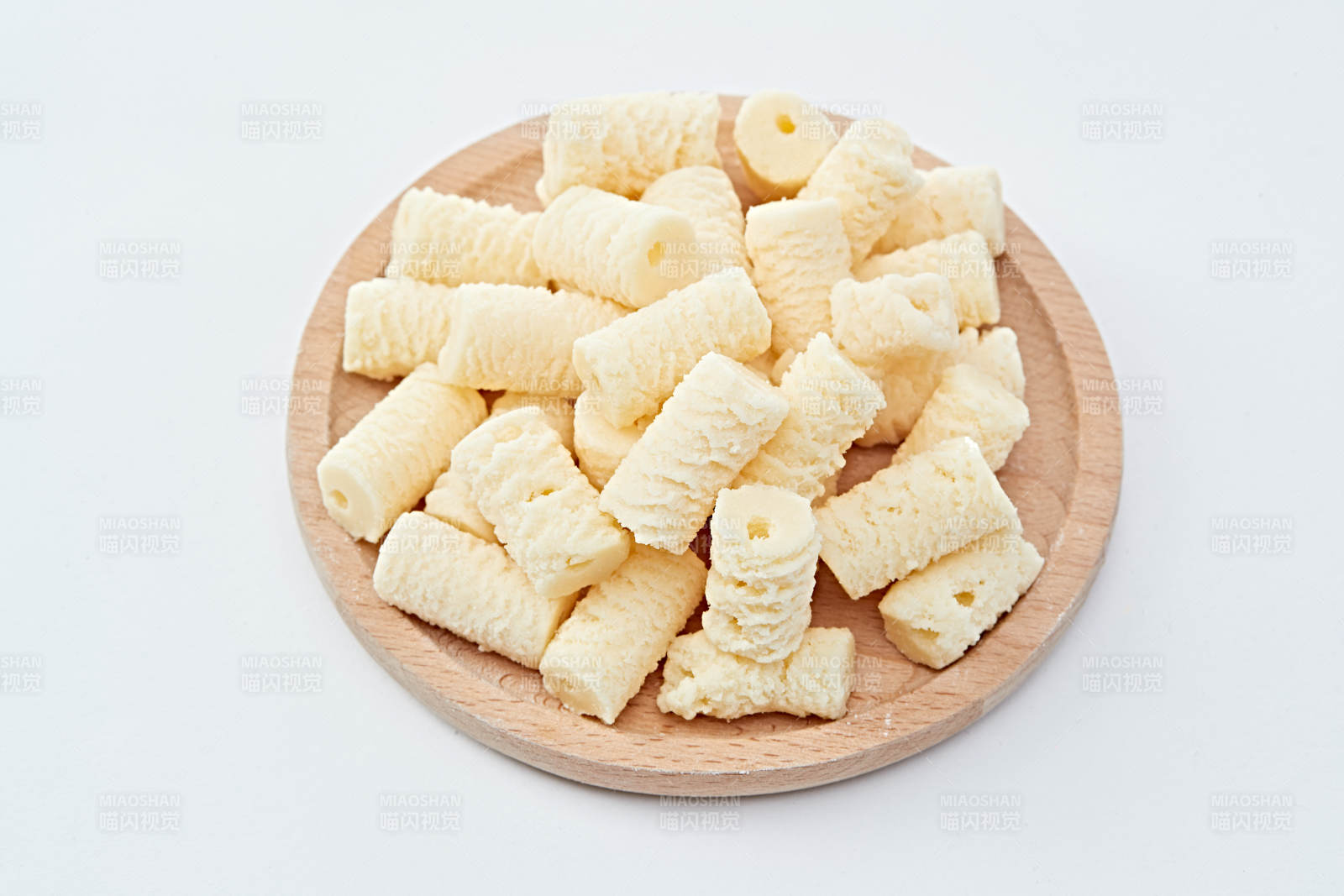 浓香甜美滋味浓郁的蒙族牛奶制品特写图片