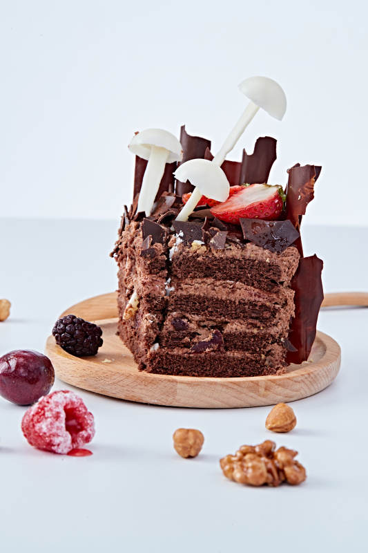 法式鲜果浓香黑森林巧克力生日蛋糕图片