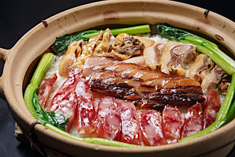 广式美味辣味煲仔饭图片