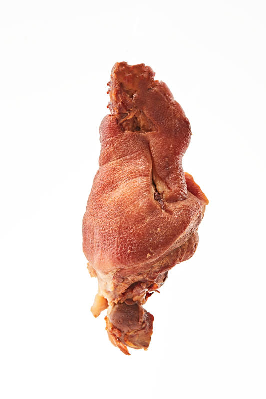 烟熏小香猪肘子图片