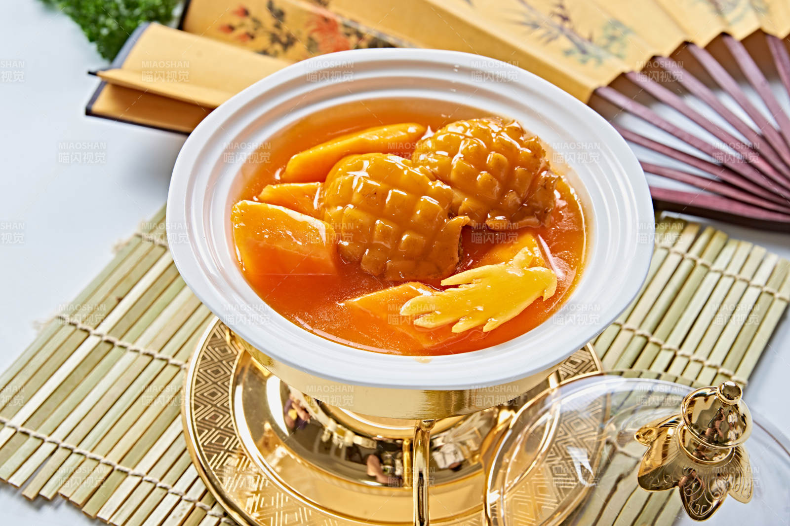 燕鲍翅浓汤木瓜炖鲜鲍鱼图片