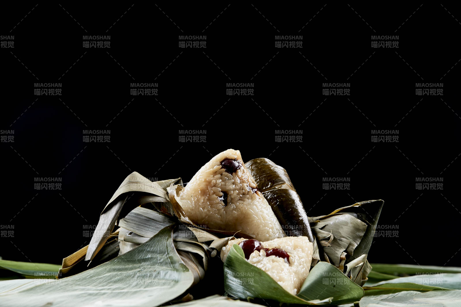 端午节的粽子和原材料图片