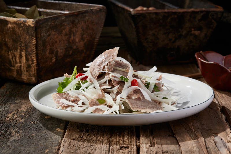 白切枸杞葱香牛里脊图片