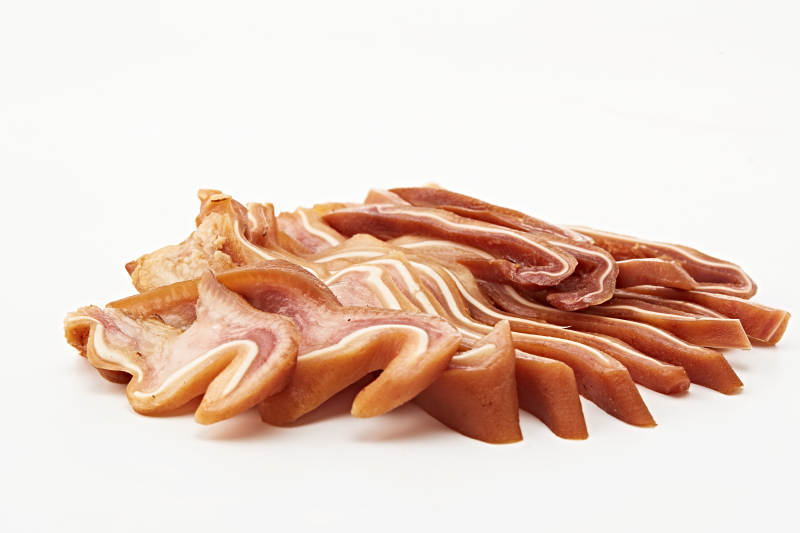 熟食整只熏卤猪耳朵图片