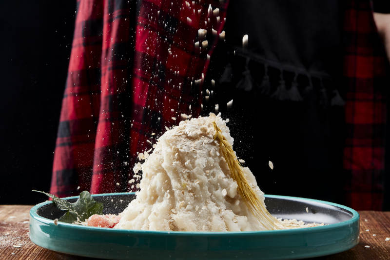 传统健康美食营养土豆泥配薯片图片