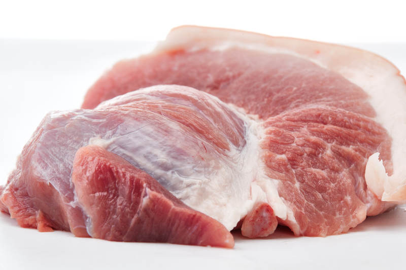 检疫合格的屠宰生鲜猪肉图片