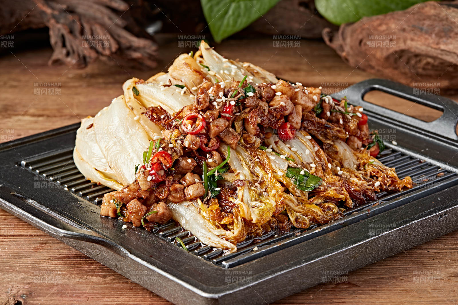 炭烧铁板肉粒娃娃菜图片