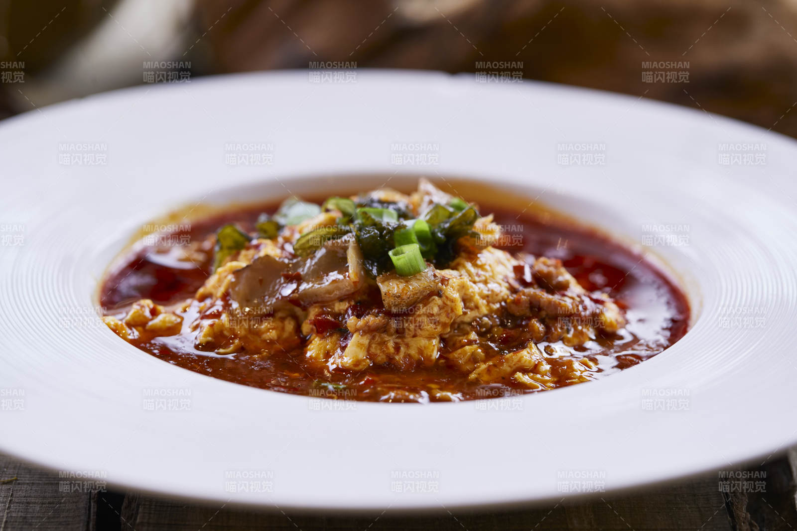 麻辣水煮海参黄金蛋图片