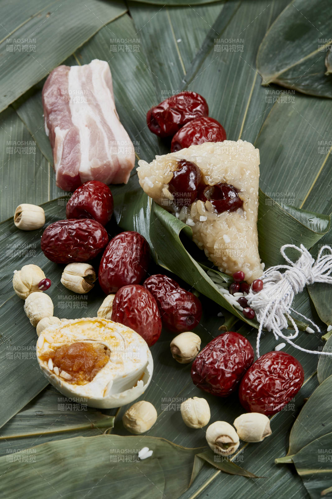 端午节的粽子和原材料图片