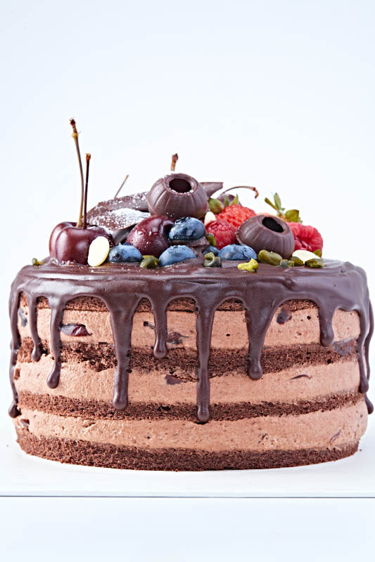 蓝莓草莓车厘子巧克力鲜奶慕斯生日蛋糕图片