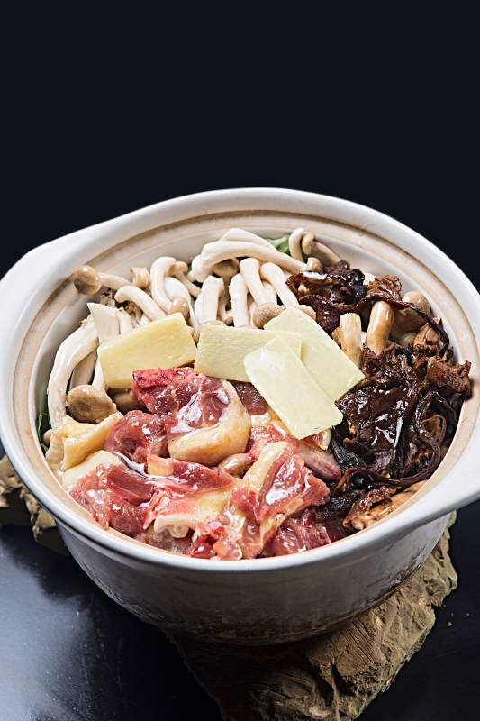 云南山珍杂菌排骨煲图片