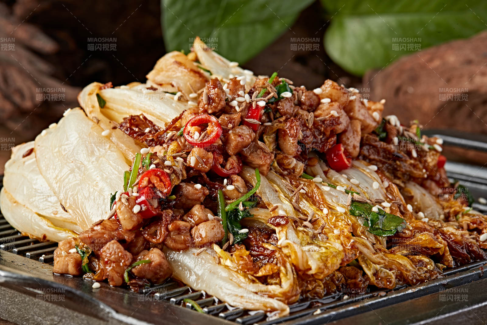 炭烧铁板肉粒娃娃菜图片